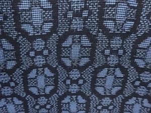 アンティーク　抽象模様織り出し本場村山泥大島紬着物